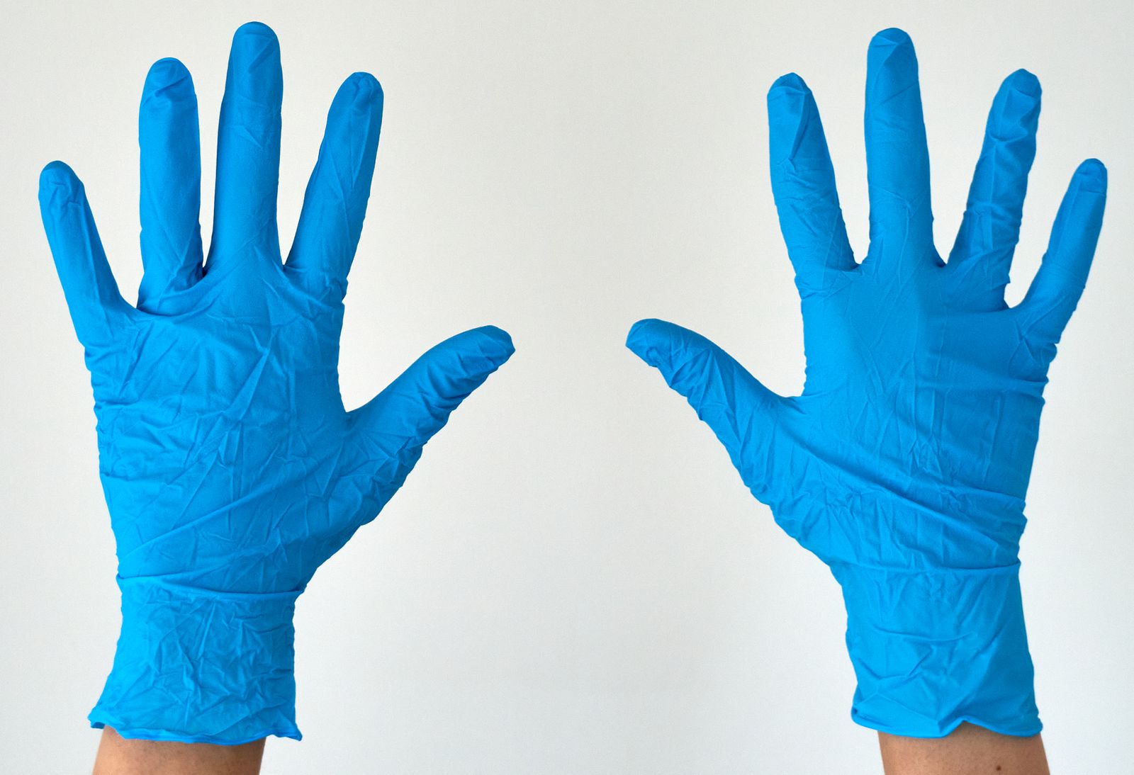 Nitril, Latex oder Vinyl? Medizinische Einmalhandschuhe im Vergleich