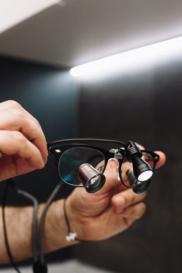 Dental magnifying loupes