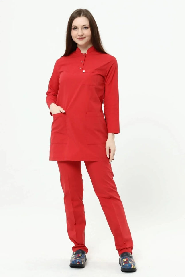 Roter, schlichter OP-Anzug aus Terycotton