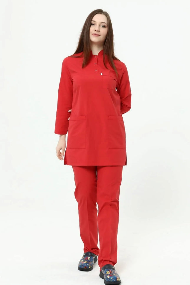 Roter, schlichter OP-Anzug aus Terycotton